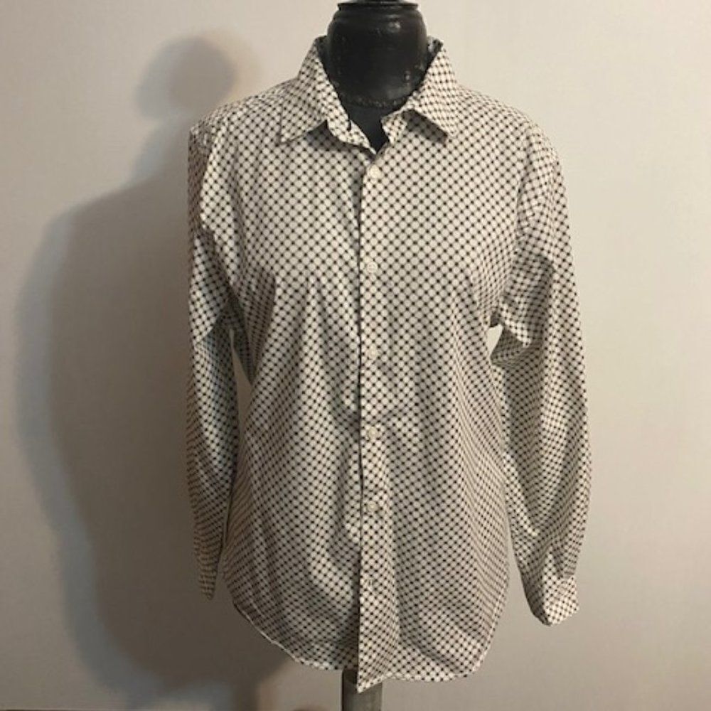 Kenneth Cole Gray/Black/White Diamond print button down shirt, size L
